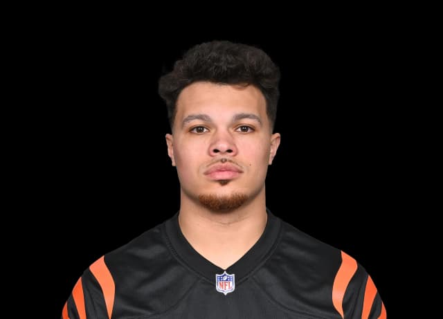 Erick All headshot