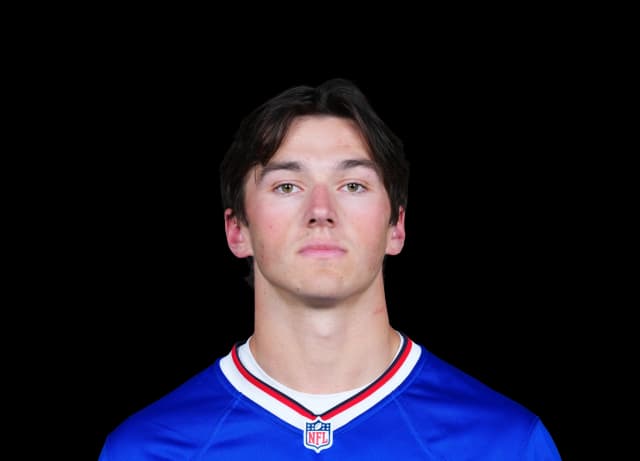 Cole Bishop headshot