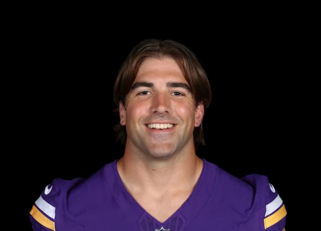 Tyler Batty headshot